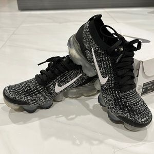 Nike vapor max fly knit 3 size 7 Oreo